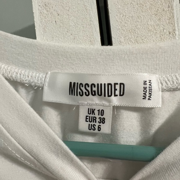 Missguided Graphic Tee - Picture 2 of 2
